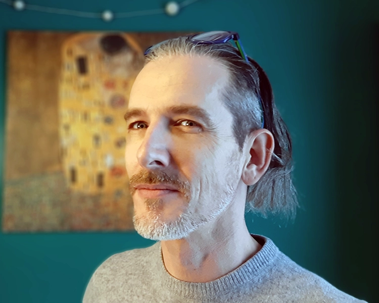 photo-portrait-alexandre-theme-alias-thempo-graphiste-freelance-a-tours-ateliers-studio-thempo